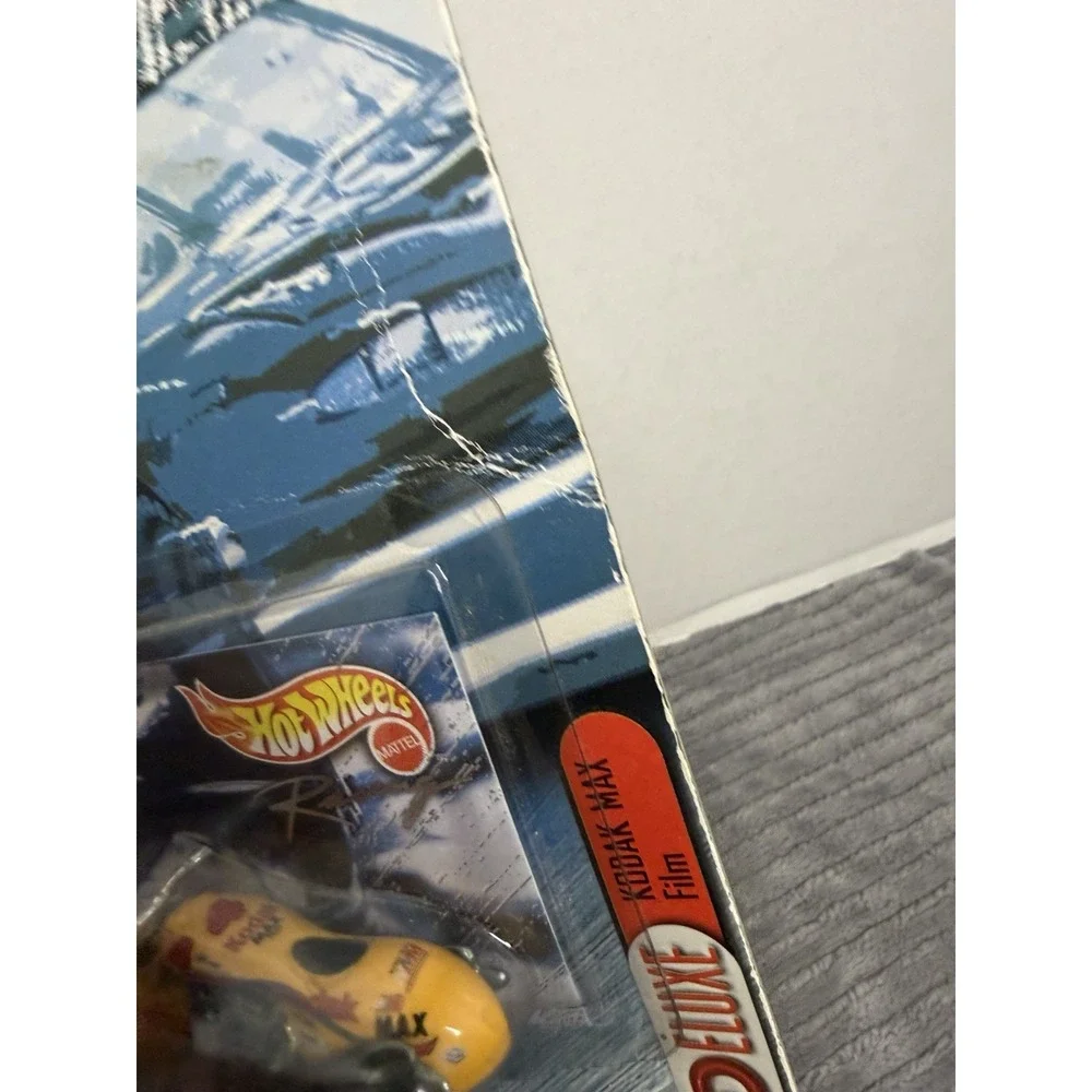 Hot Wheels 1999 Nascar Scorchin Scooter #4 Bobby Hamilton Kodak Max